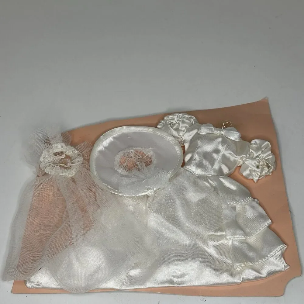 Vintage 1992 Barbie Bridal Collection #867 Wedding Dress Veil Outfit Mattel